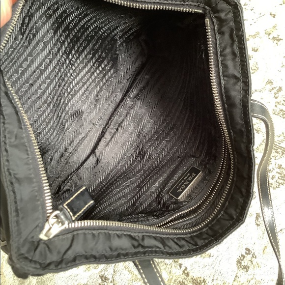 Modern comfy to wear nylon PRADA bag 🌺 GREAT COND. - Picture 16 of 16